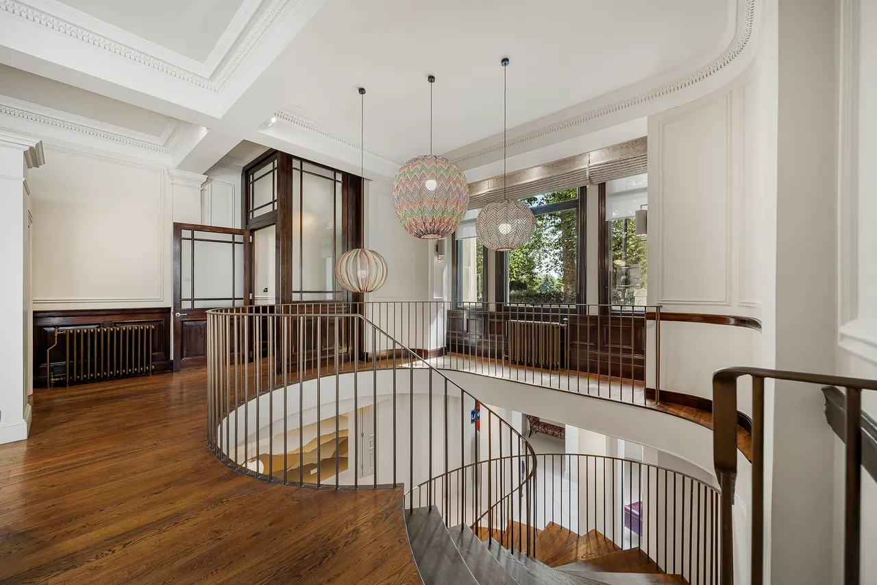 Bayswater Road, Hyde Park, W2, photo 17