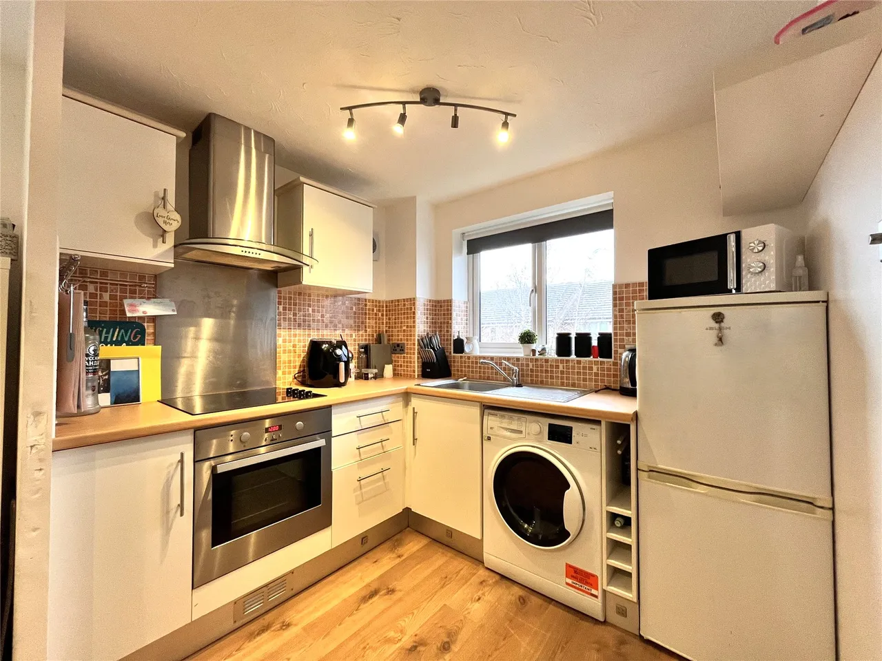 Redford Close, Feltham, TW13, photo 2