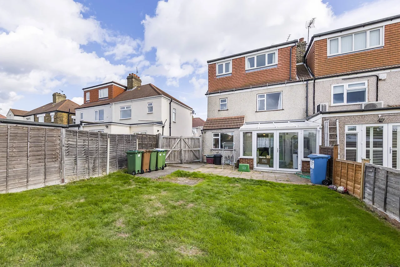 4 bed house for sale — Gipsy Road, Welling