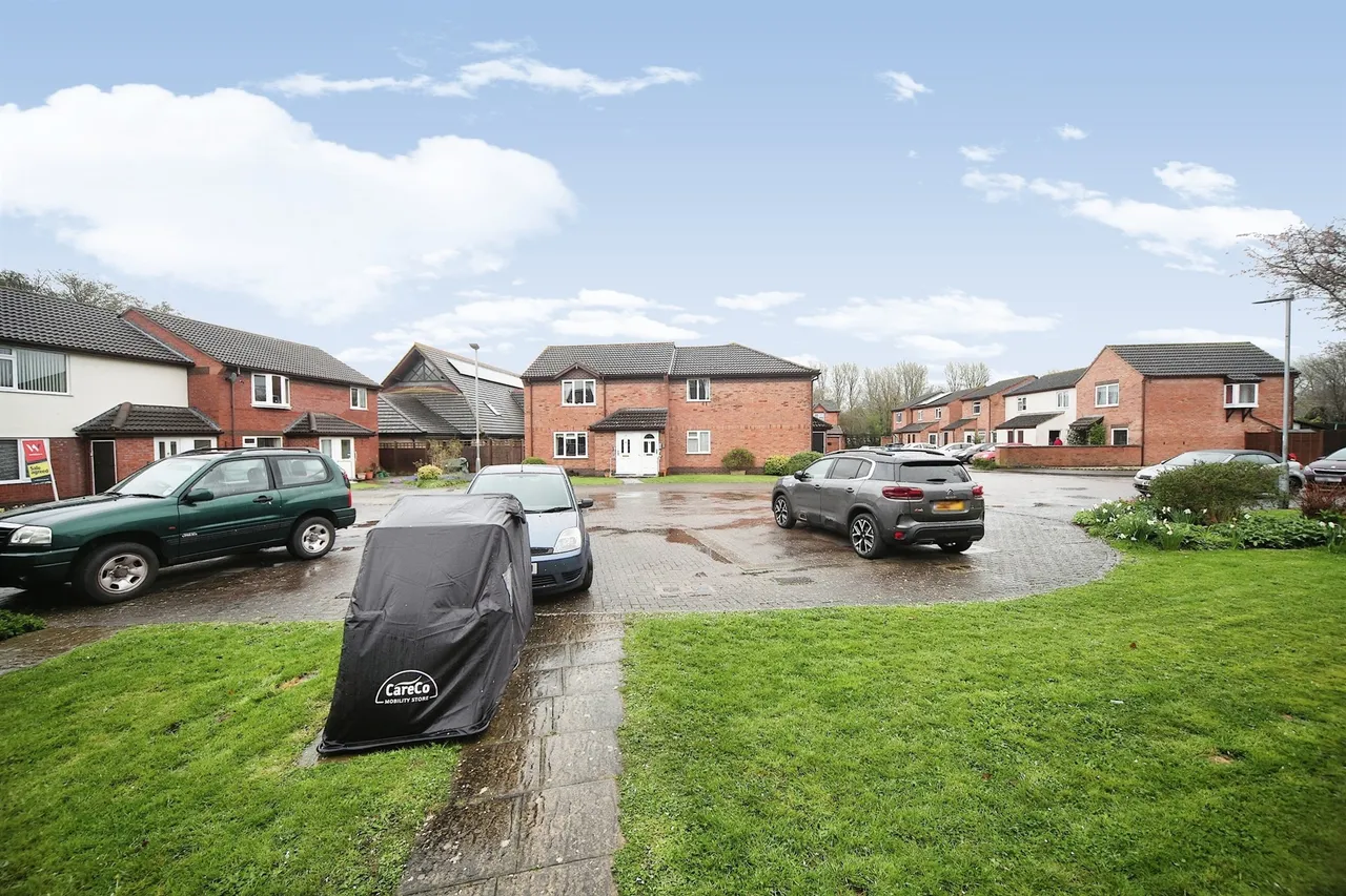 Langham Gardens, Taunton, TA1, photo 4