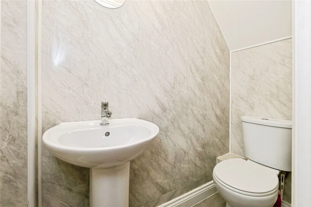 Clements Road, East Ham, London, E6, photo 12