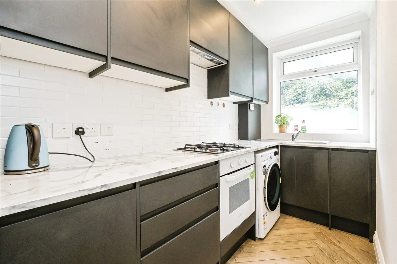 Clements Road, East Ham, London, E6, photo 6