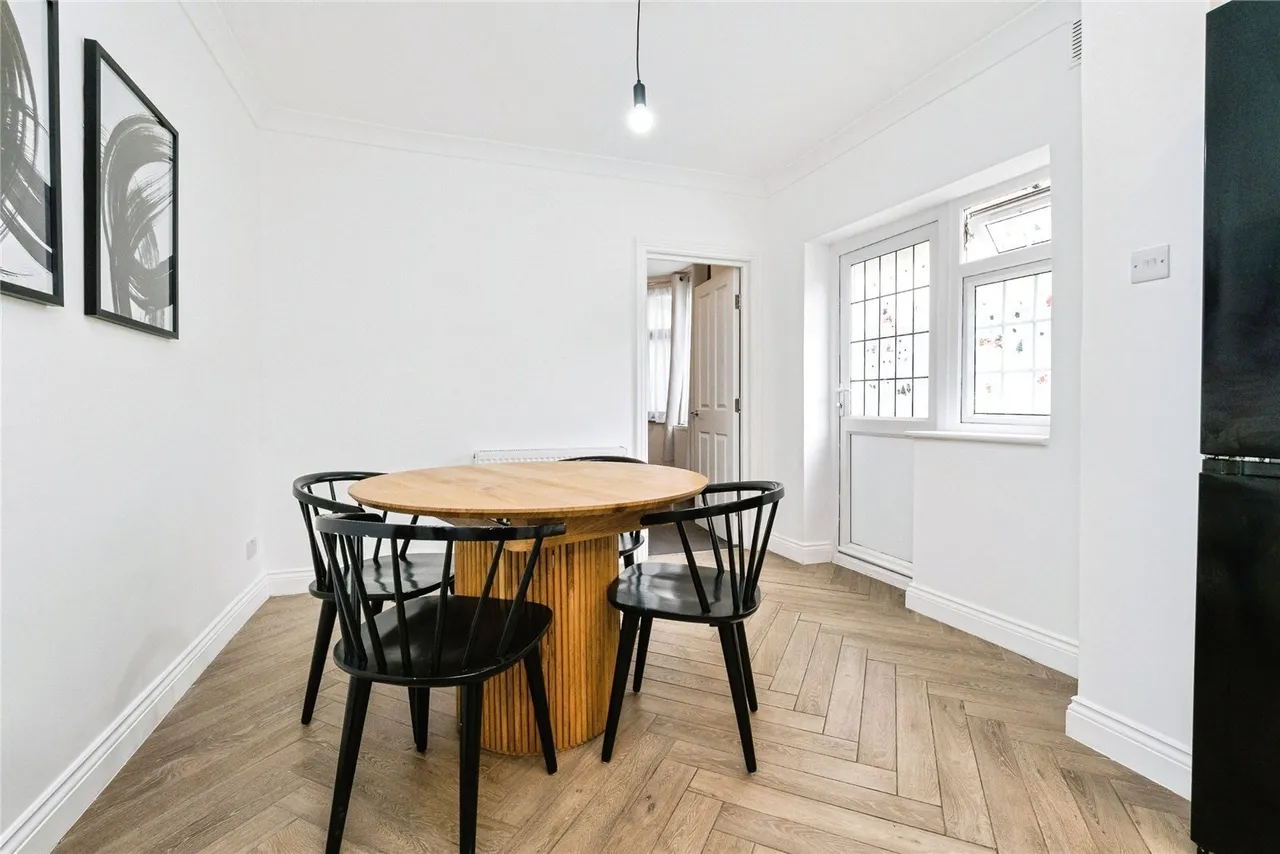 Clements Road, East Ham, London, E6, photo 10