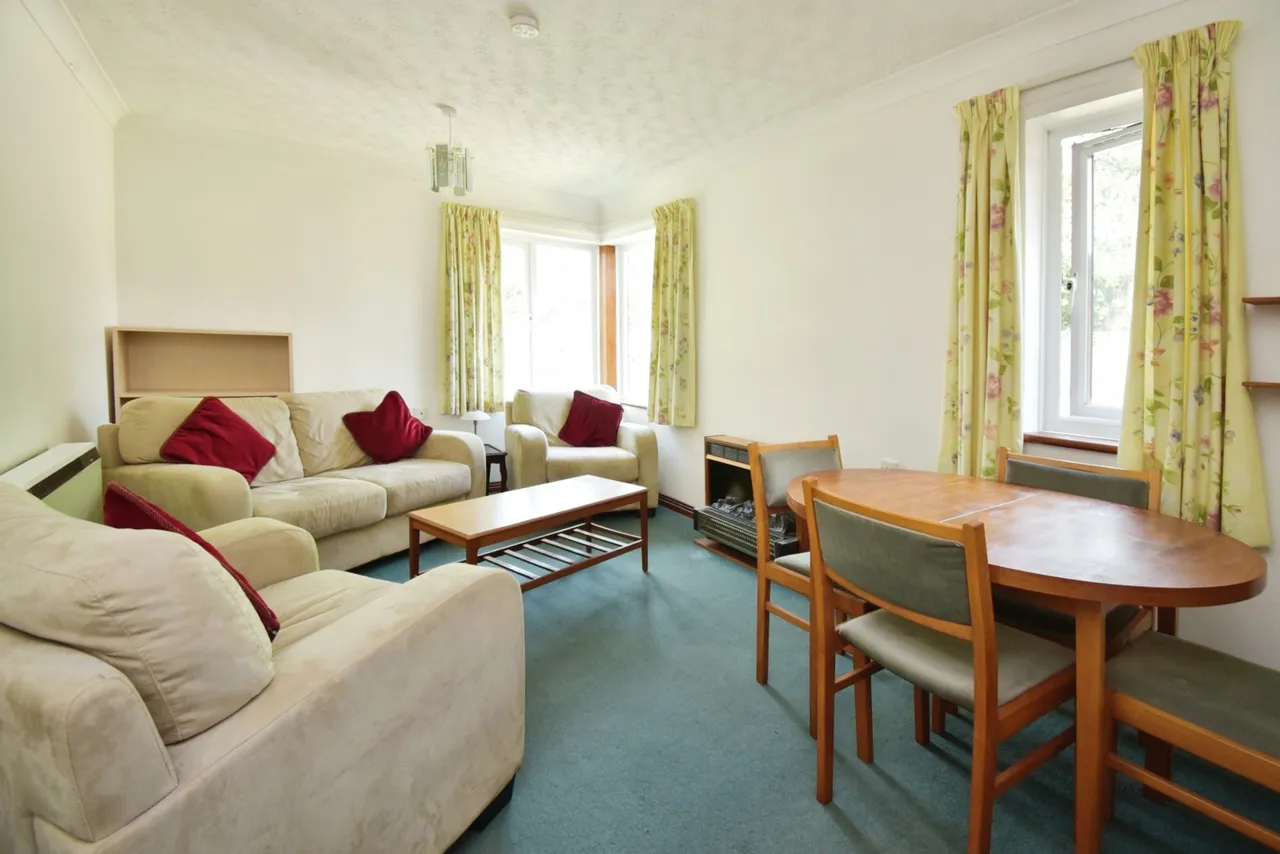 Lower Common Road, West Wellow, SO51, photo 8