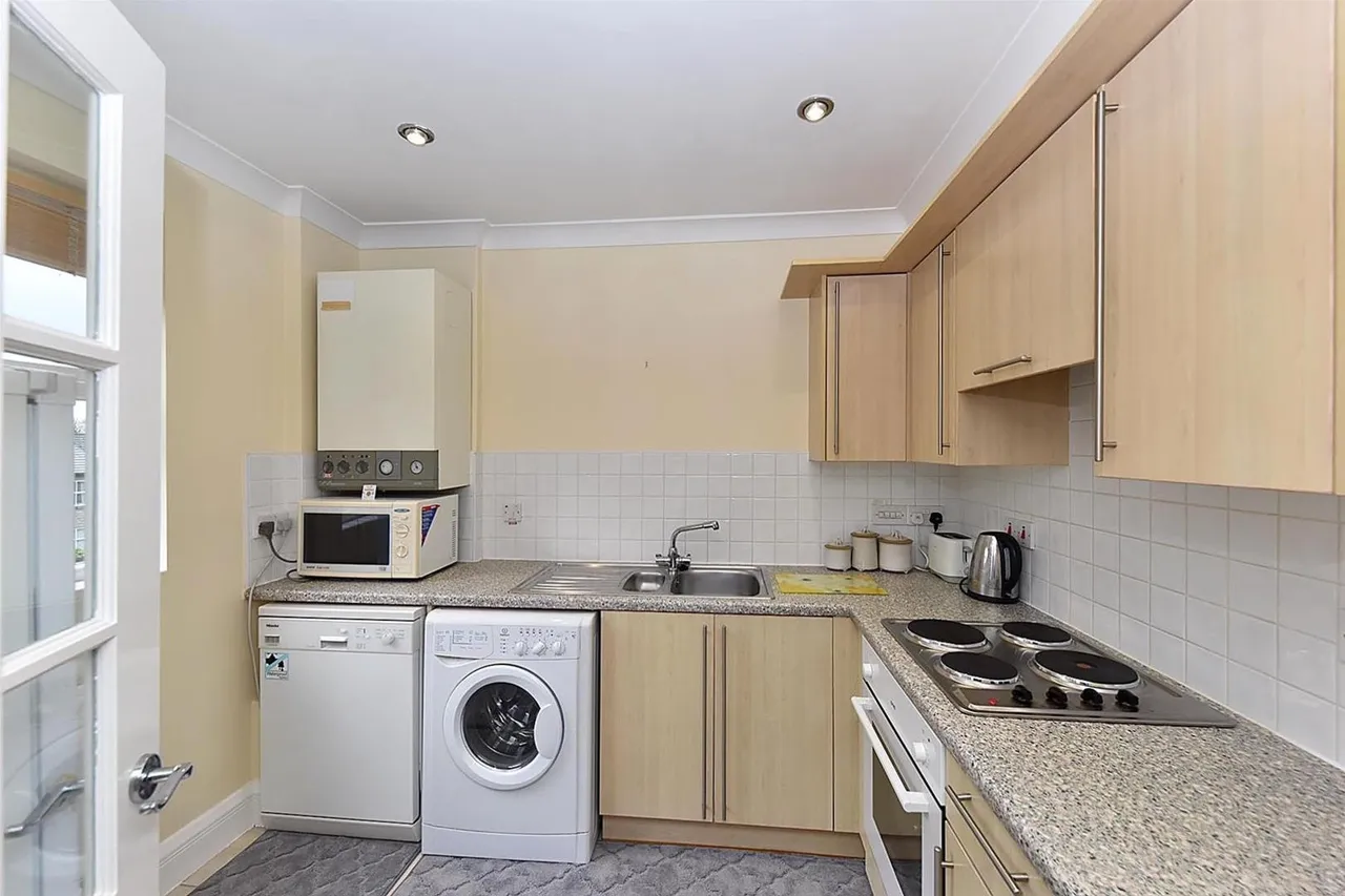 Oakleigh House, Hamson Drive, Bollington, photo 4