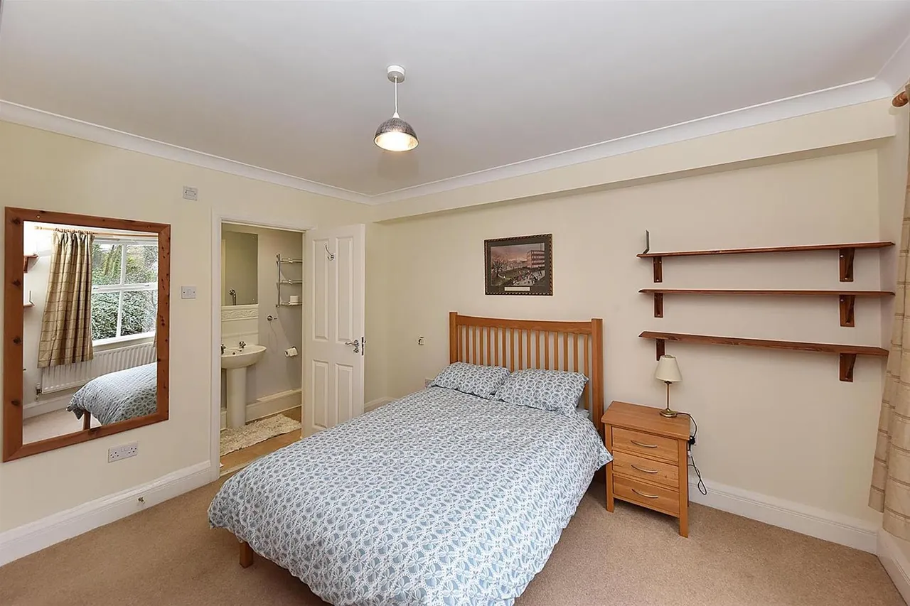 Oakleigh House, Hamson Drive, Bollington, photo 5