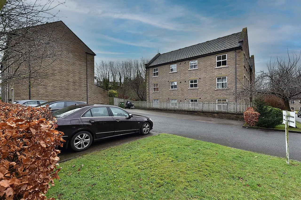 Oakleigh House, Hamson Drive, Bollington, photo 9