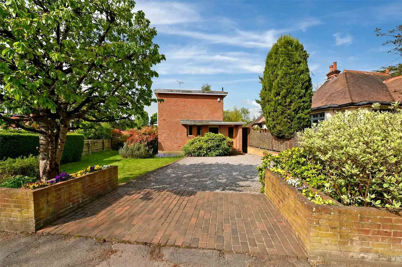 Slough Road, Datchet, SL3, photo 6