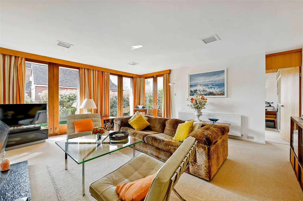 Slough Road, Datchet, SL3, photo 2