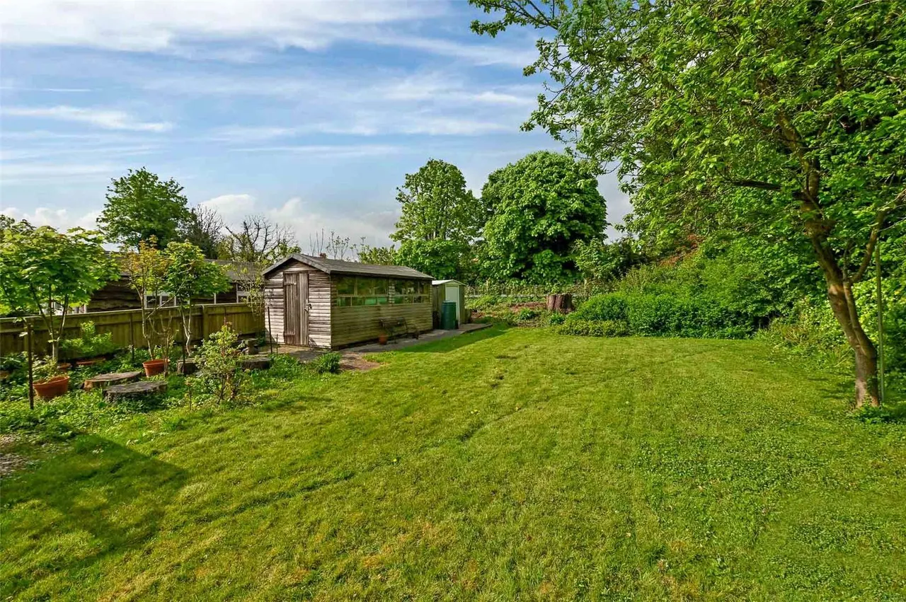 Slough Road, Datchet, SL3, photo 5