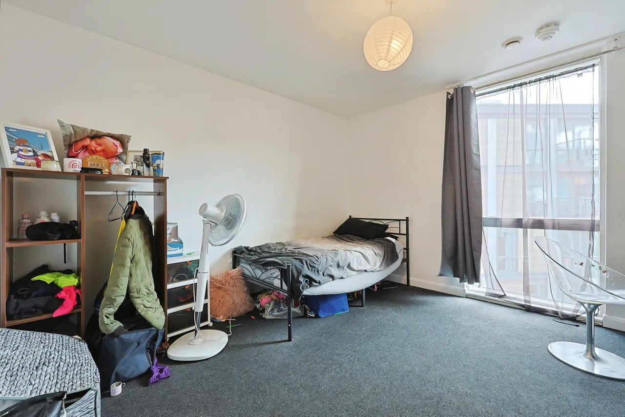 Ealing Road, Brentford, photo 9