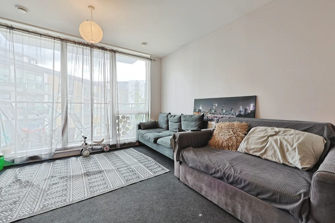 Ealing Road, Brentford, photo 6