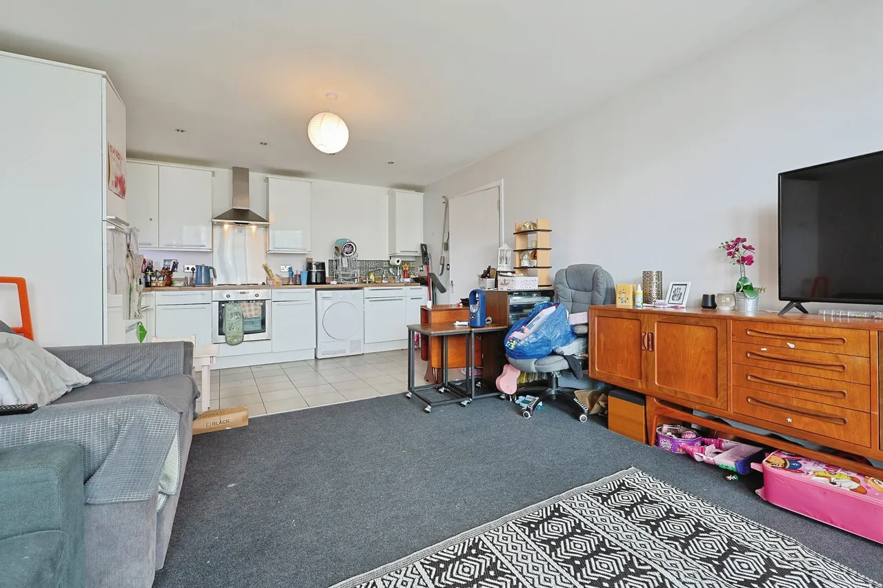 Ealing Road, Brentford, photo 7