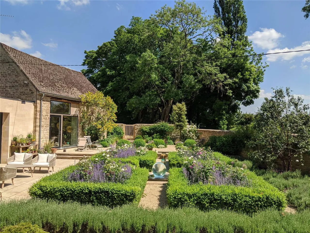 Ditchley Road, Charlbury, Chipping Norton, Oxfordshire, OX7 3QT, photo 12