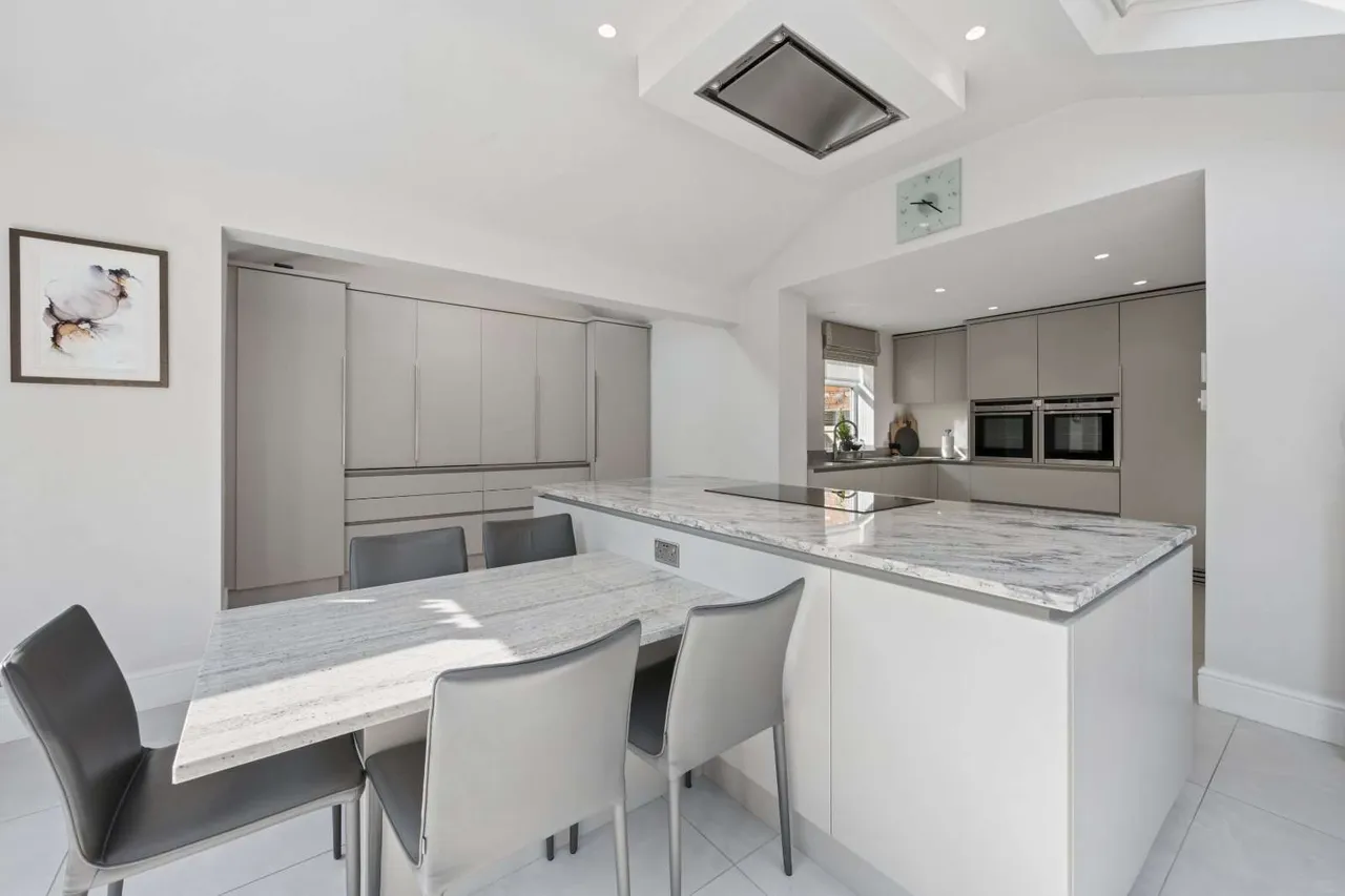 Whitbarrow Road, Lymm, Cheshire, WA13 9AF, photo 7