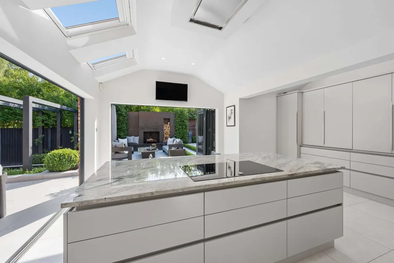 Whitbarrow Road, Lymm, Cheshire, WA13 9AF, photo 6