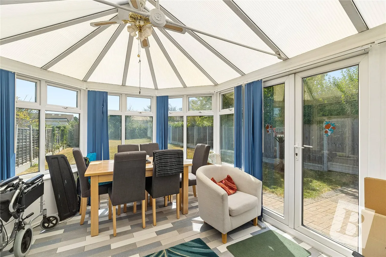Laburnum Avenue, Wickford, SS12, photo 6