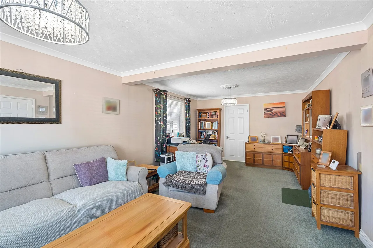 Laburnum Avenue, Wickford, SS12, photo 2