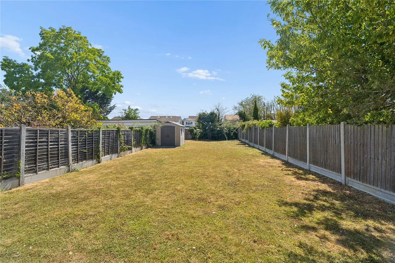Laburnum Avenue, Wickford, SS12, photo 4