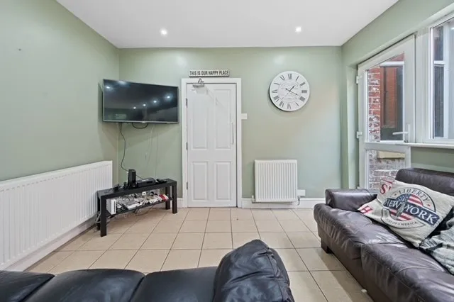Brackenbury Road, Preston, Lancashire, PR1 7UP, photo 4