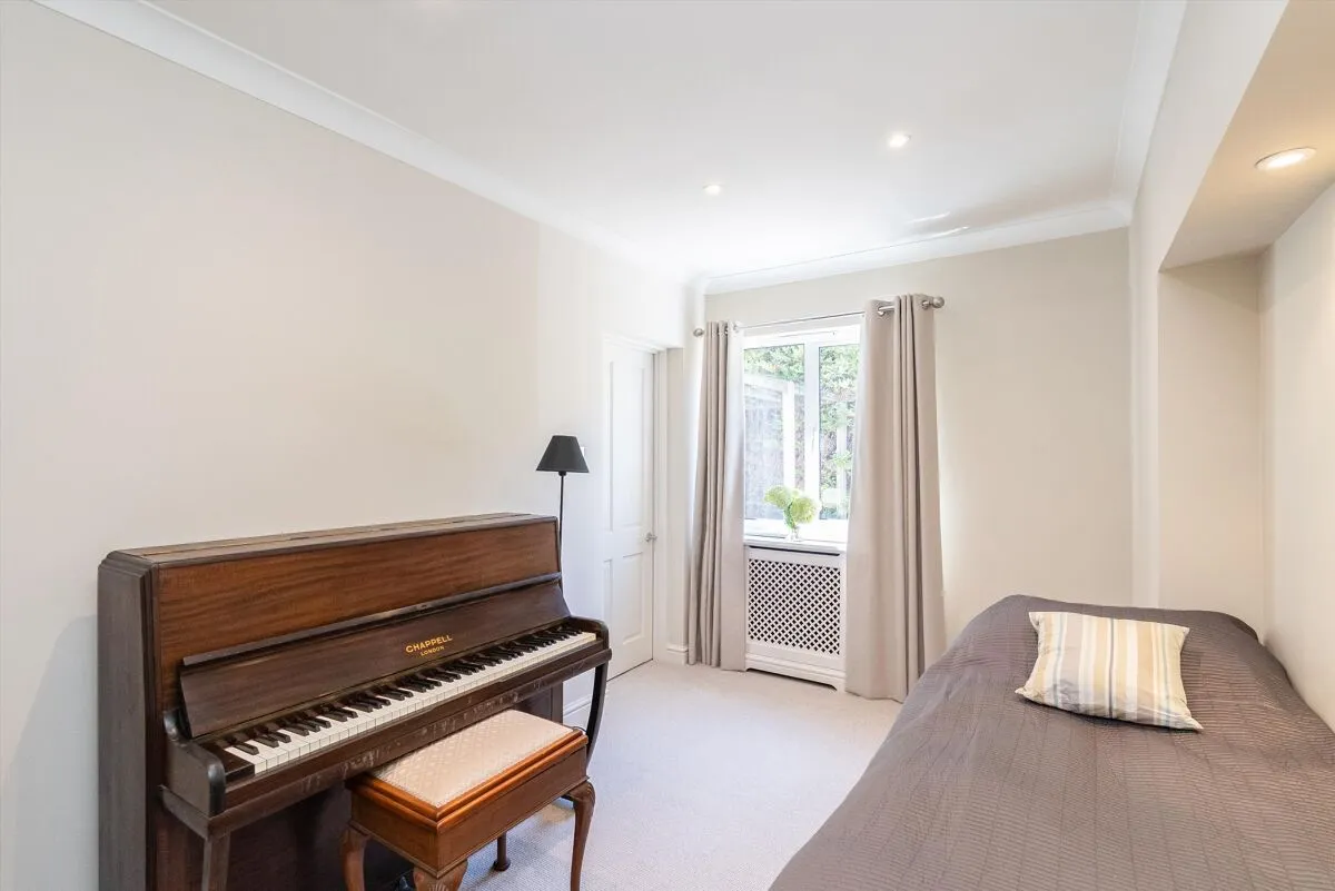 Burgh Heath Road, Epsom, KT17, photo 23