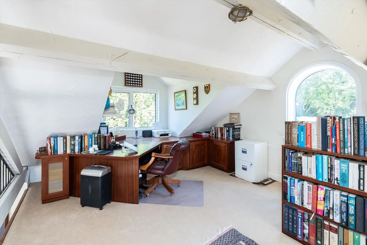 Burgh Heath Road, Epsom, KT17, photo 10