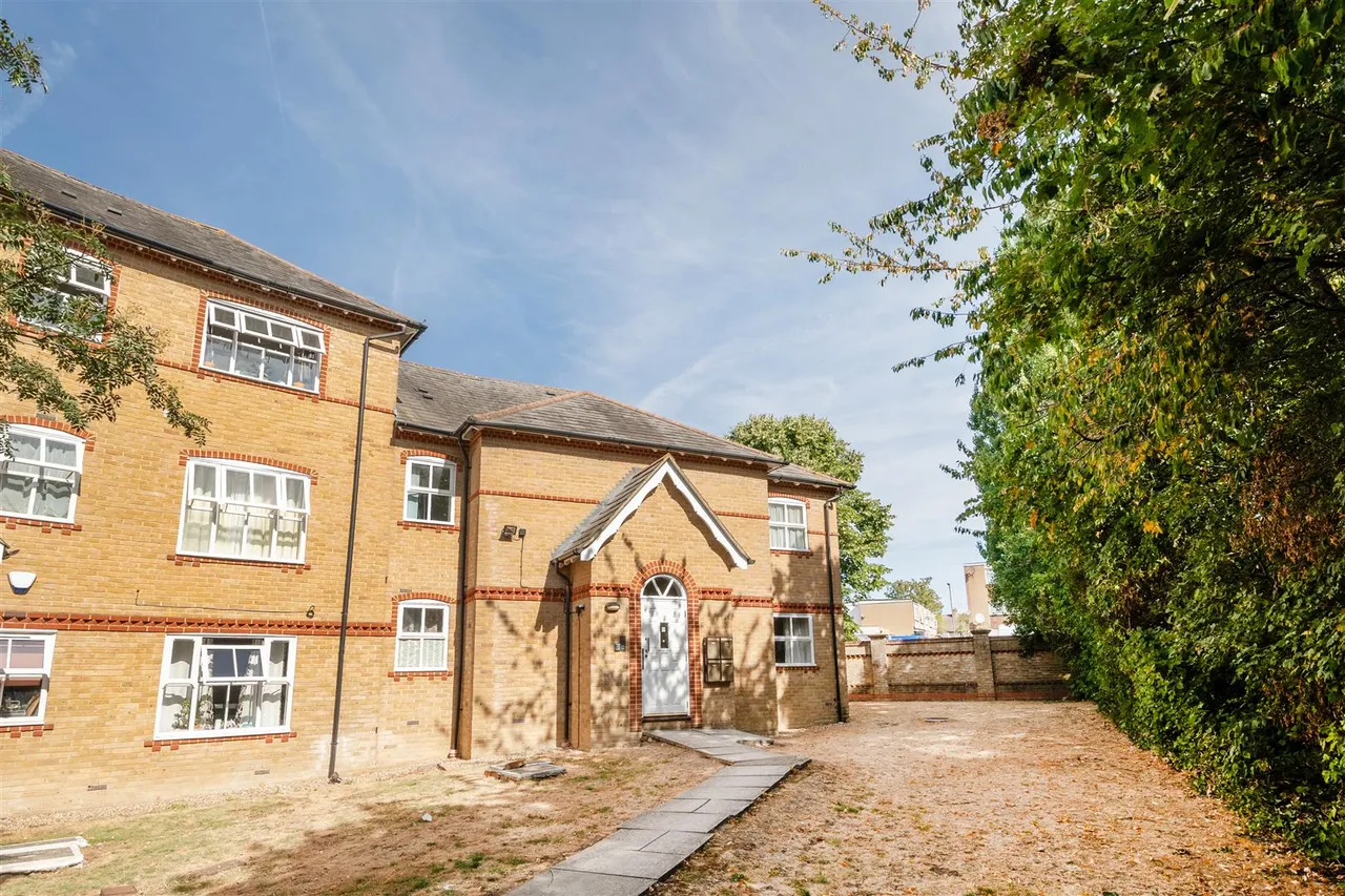 1 bed flat for sale, Chamberlayne Avenue, Wembley