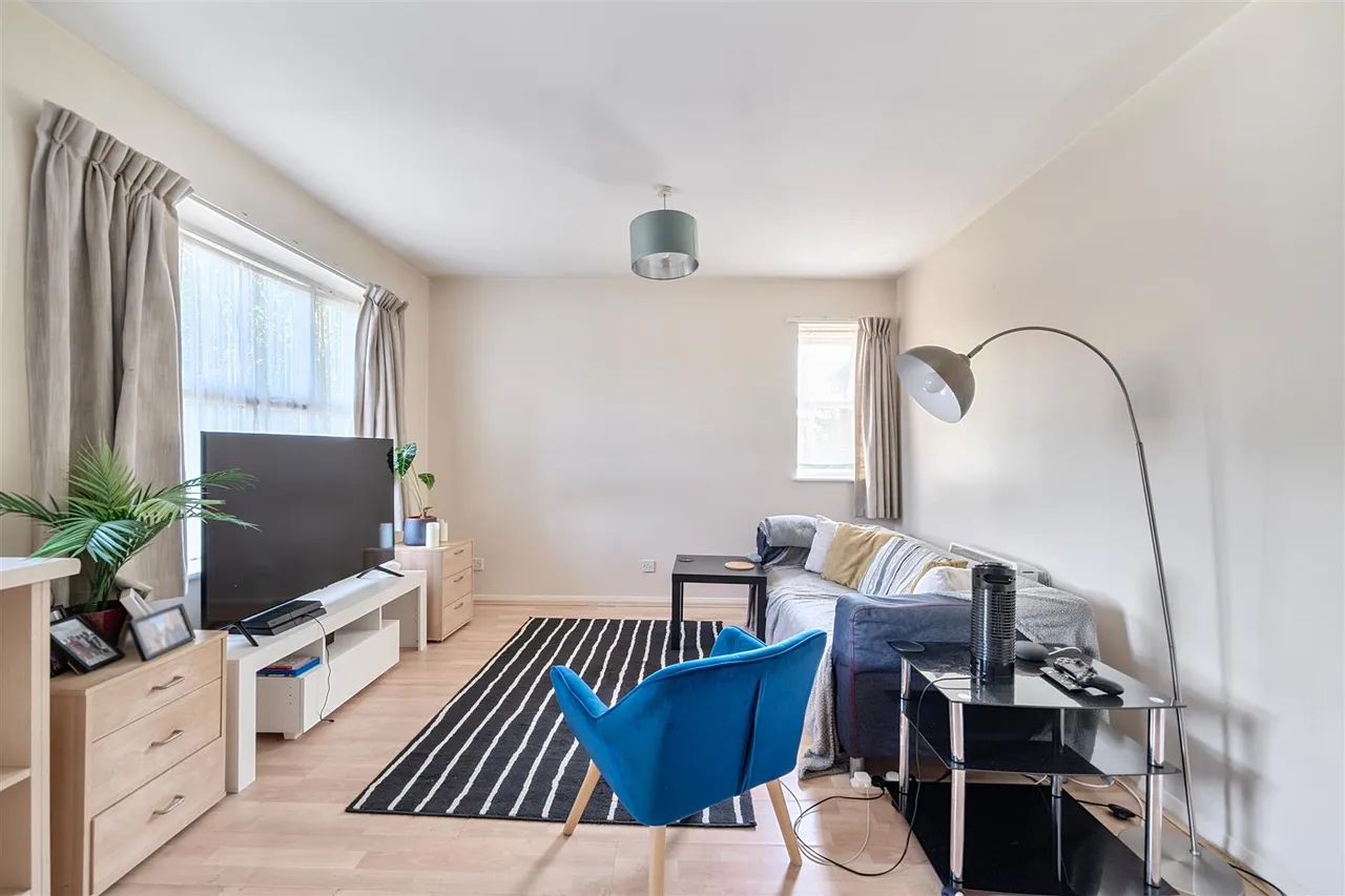 Chamberlayne Avenue, Wembley, photo 5