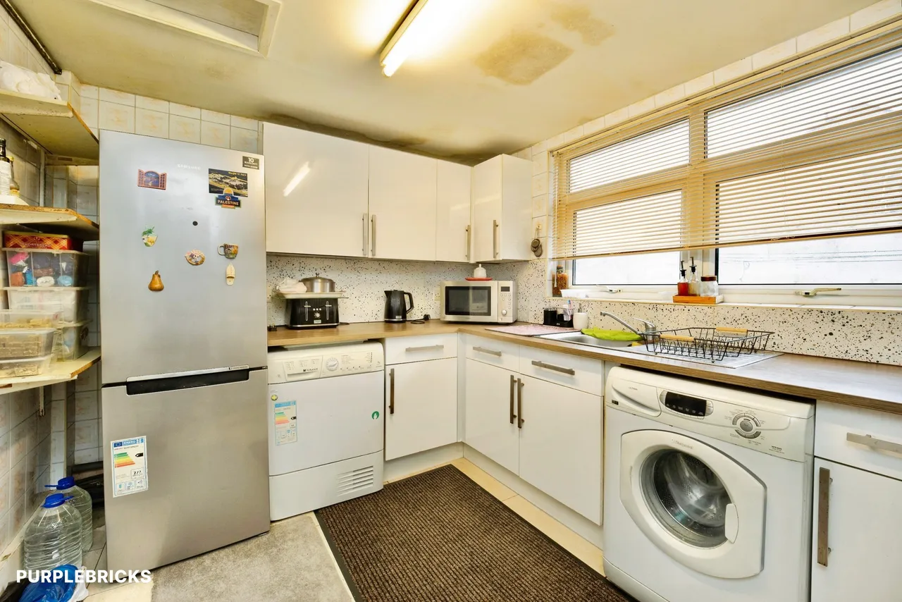 Carlisle Place, Bradford, BD8, photo 11