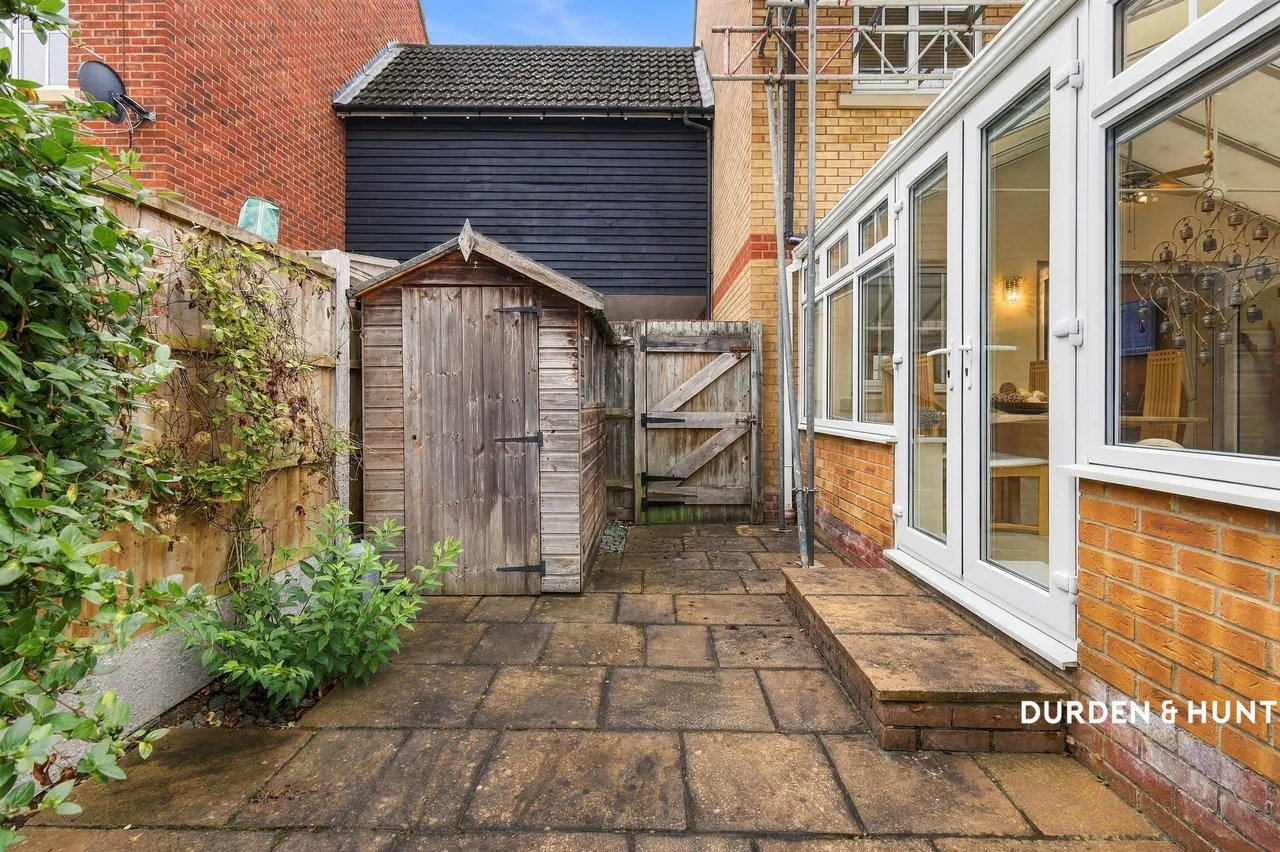 Retreat Way, Chigwell, IG7, photo 20