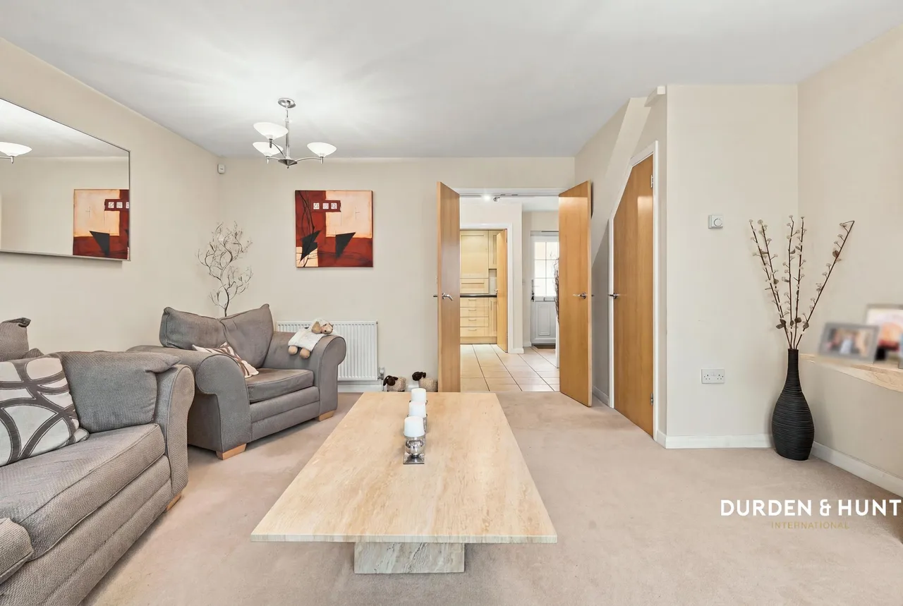 Retreat Way, Chigwell, IG7, photo 2