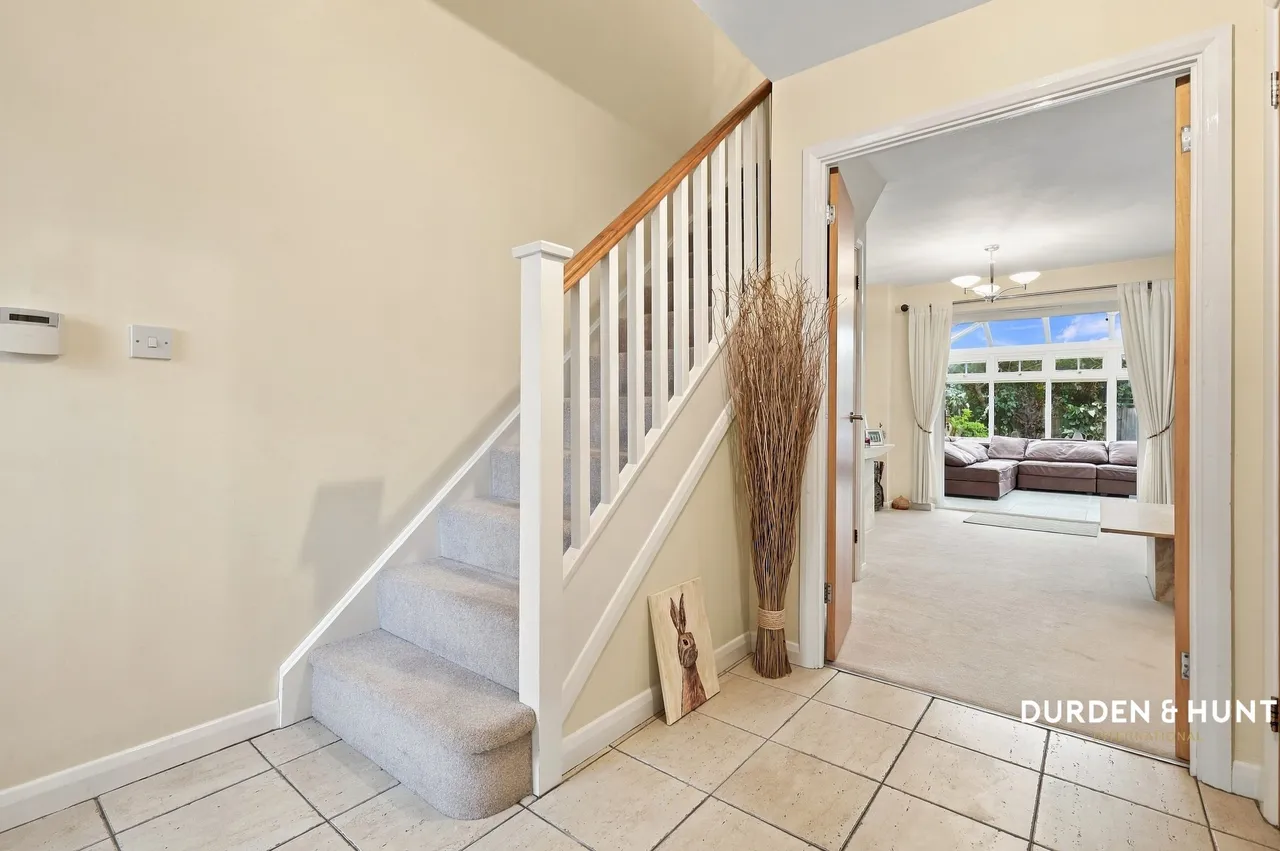 Retreat Way, Chigwell, IG7, photo 9