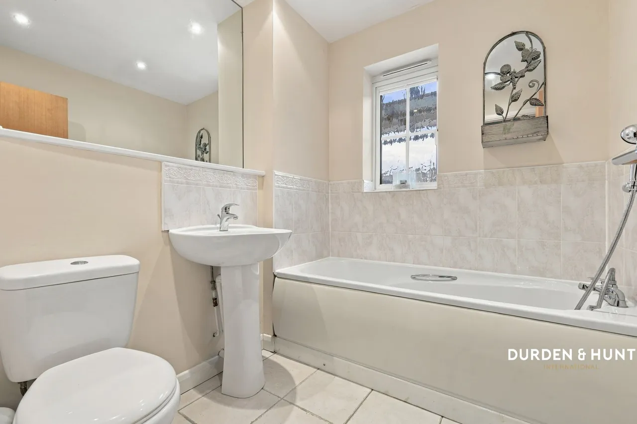 Retreat Way, Chigwell, IG7, photo 17