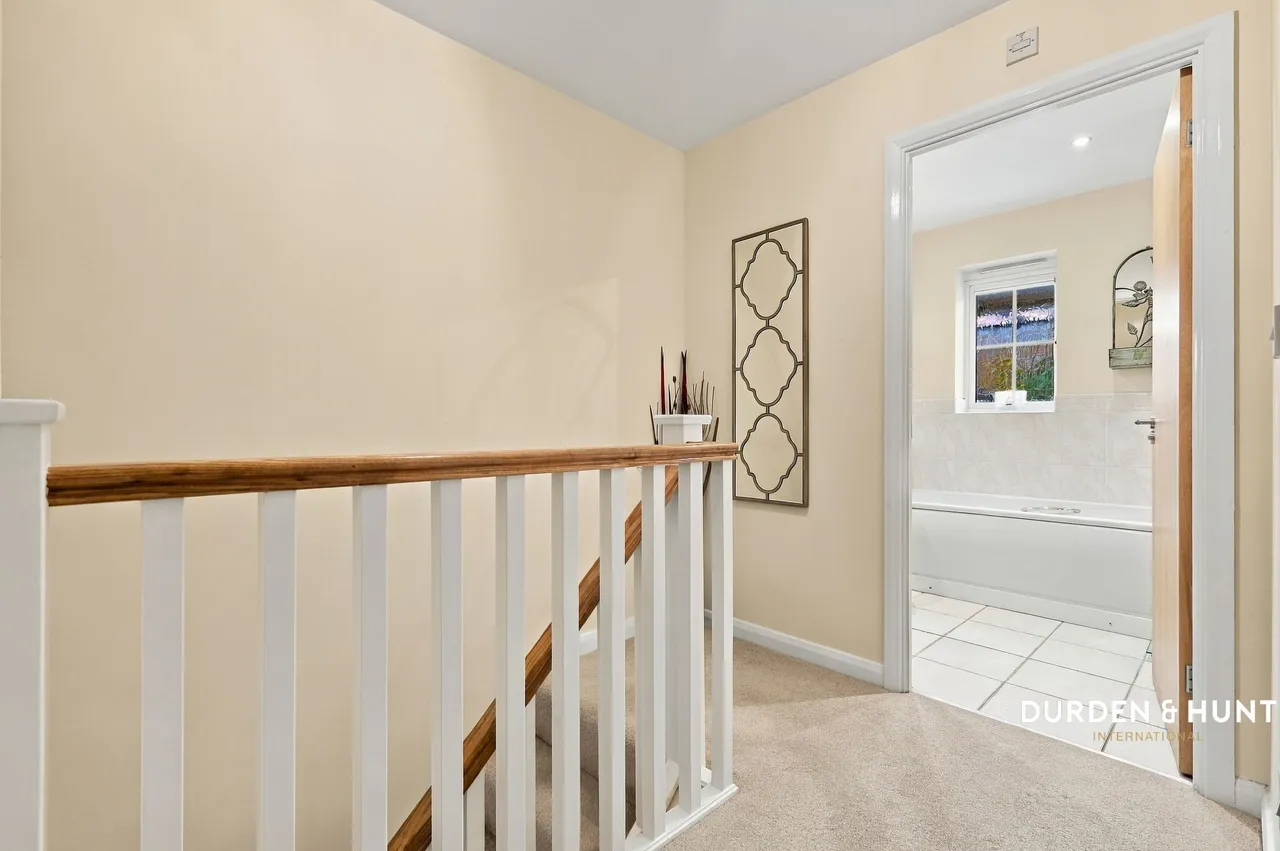 Retreat Way, Chigwell, IG7, photo 16