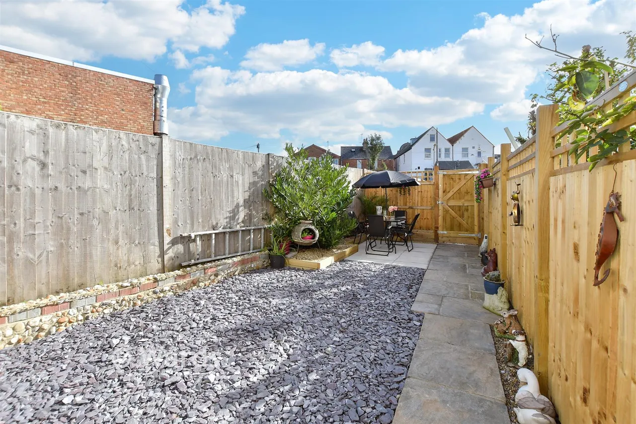 Risborough Lane, Folkestone, CT19, photo 2