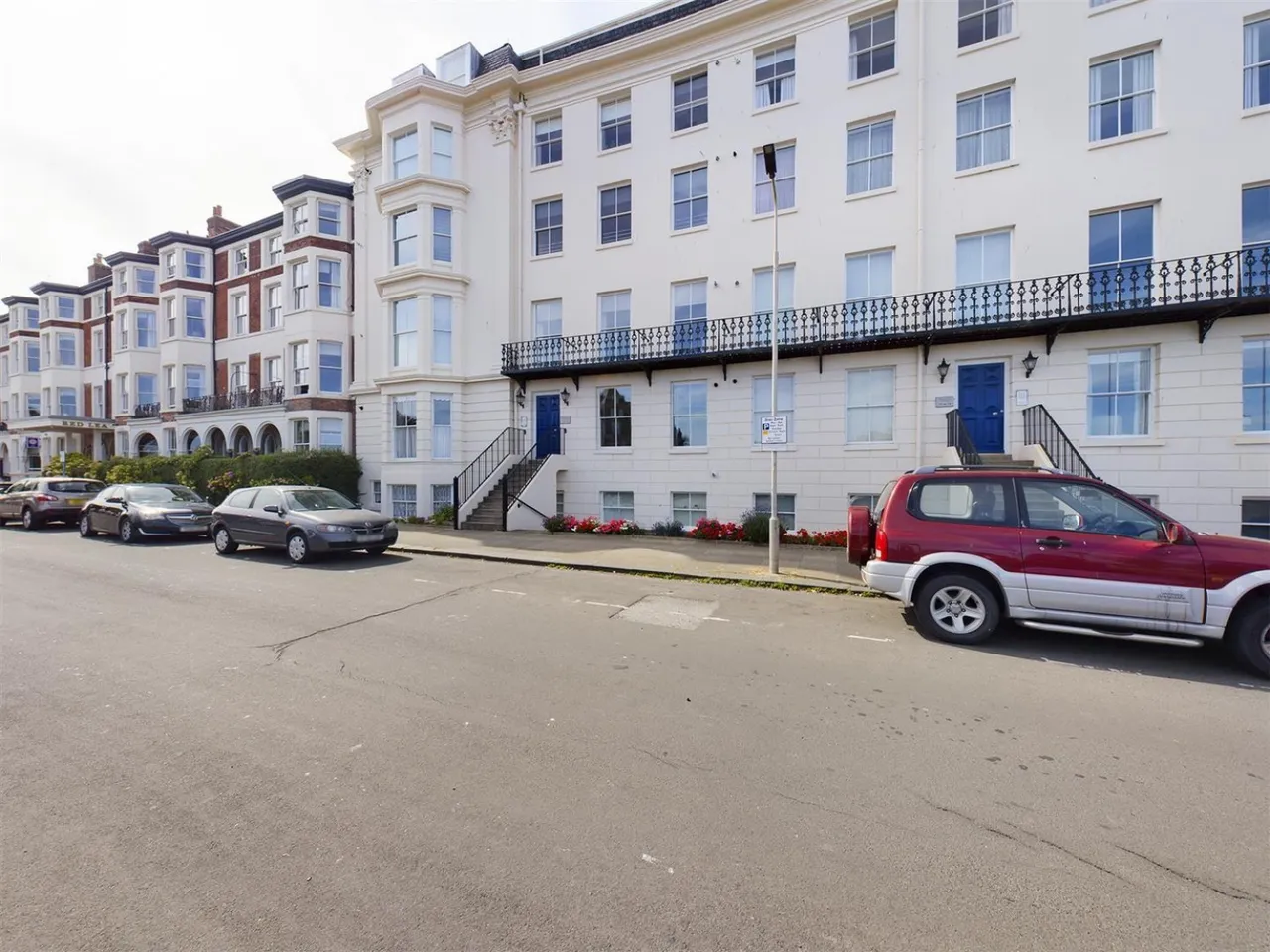 Prince Of Wales Terrace, Scarborough, YO11, photo 2