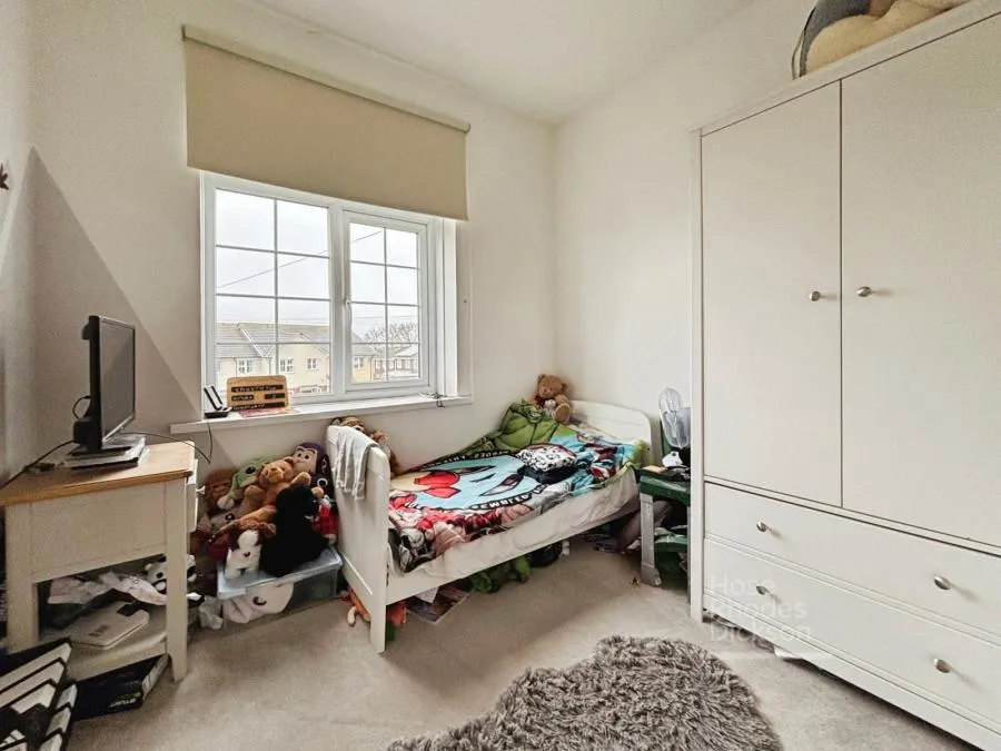 Mayfield Drive, Newport, PO30, photo 10