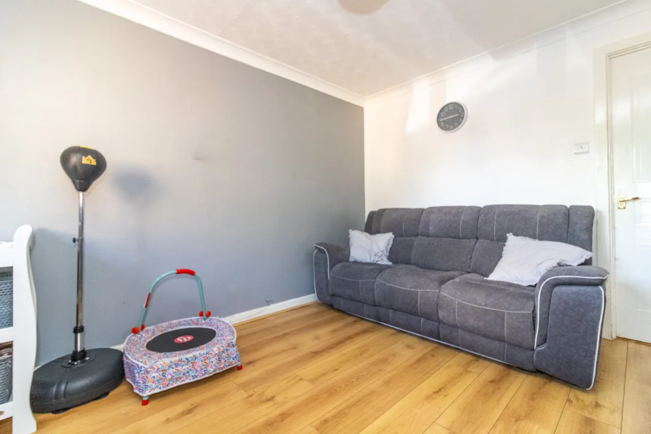 Hollowtree Road, Hamilton, Leicester, Leicester, LE5 1TH, photo 5