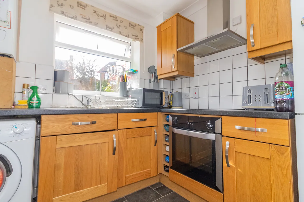 Hollowtree Road, Hamilton, Leicester, Leicester, LE5 1TH, photo 3