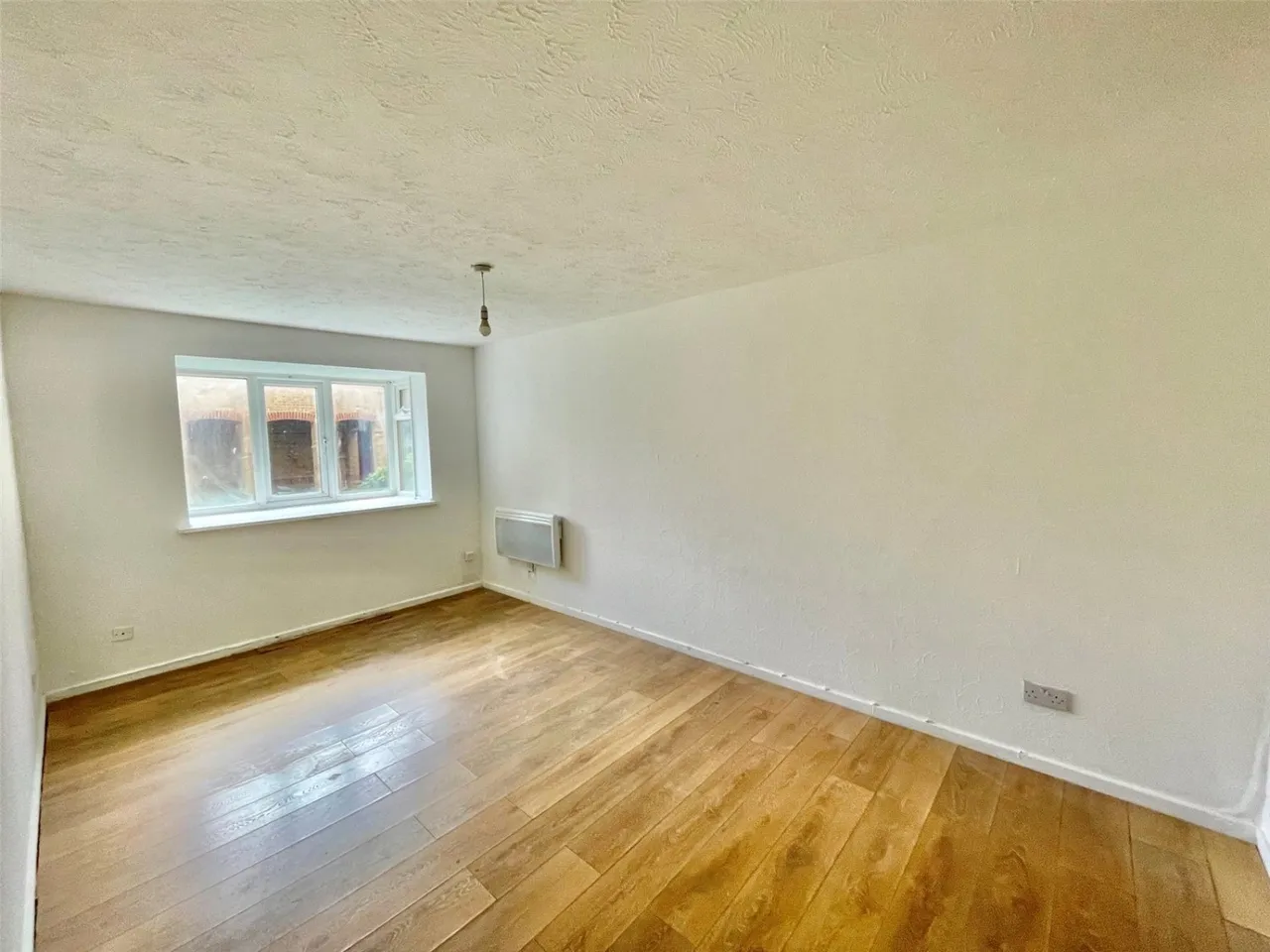 Cook Square, Erith, DA8, photo 3
