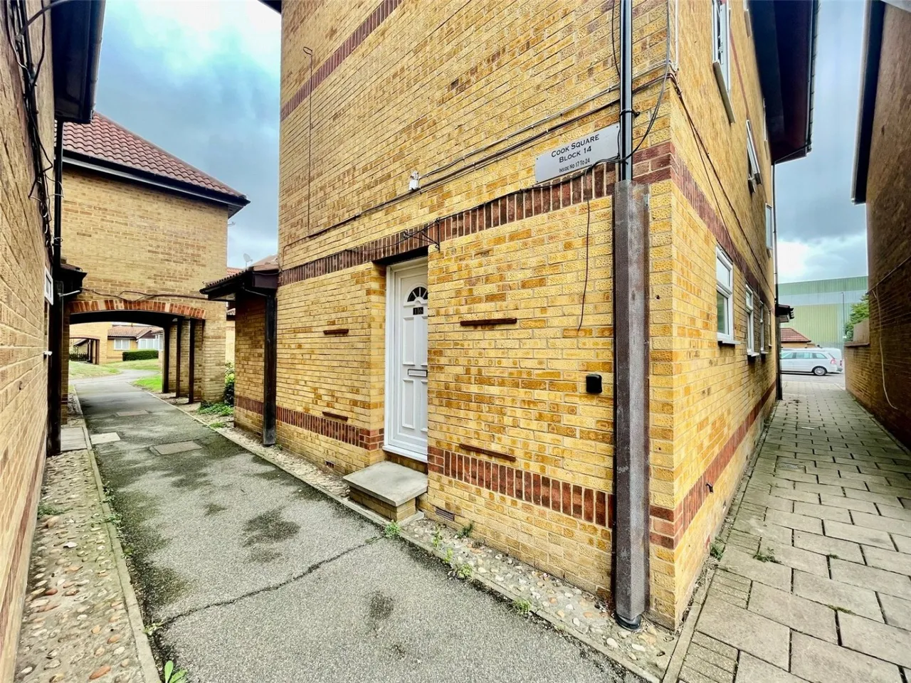 Cook Square, Erith, DA8, photo 9