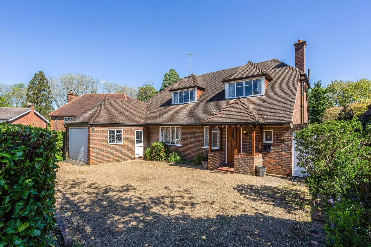 3 bed house for sale — 14 Layters Way, Gerrards Cross, SL9