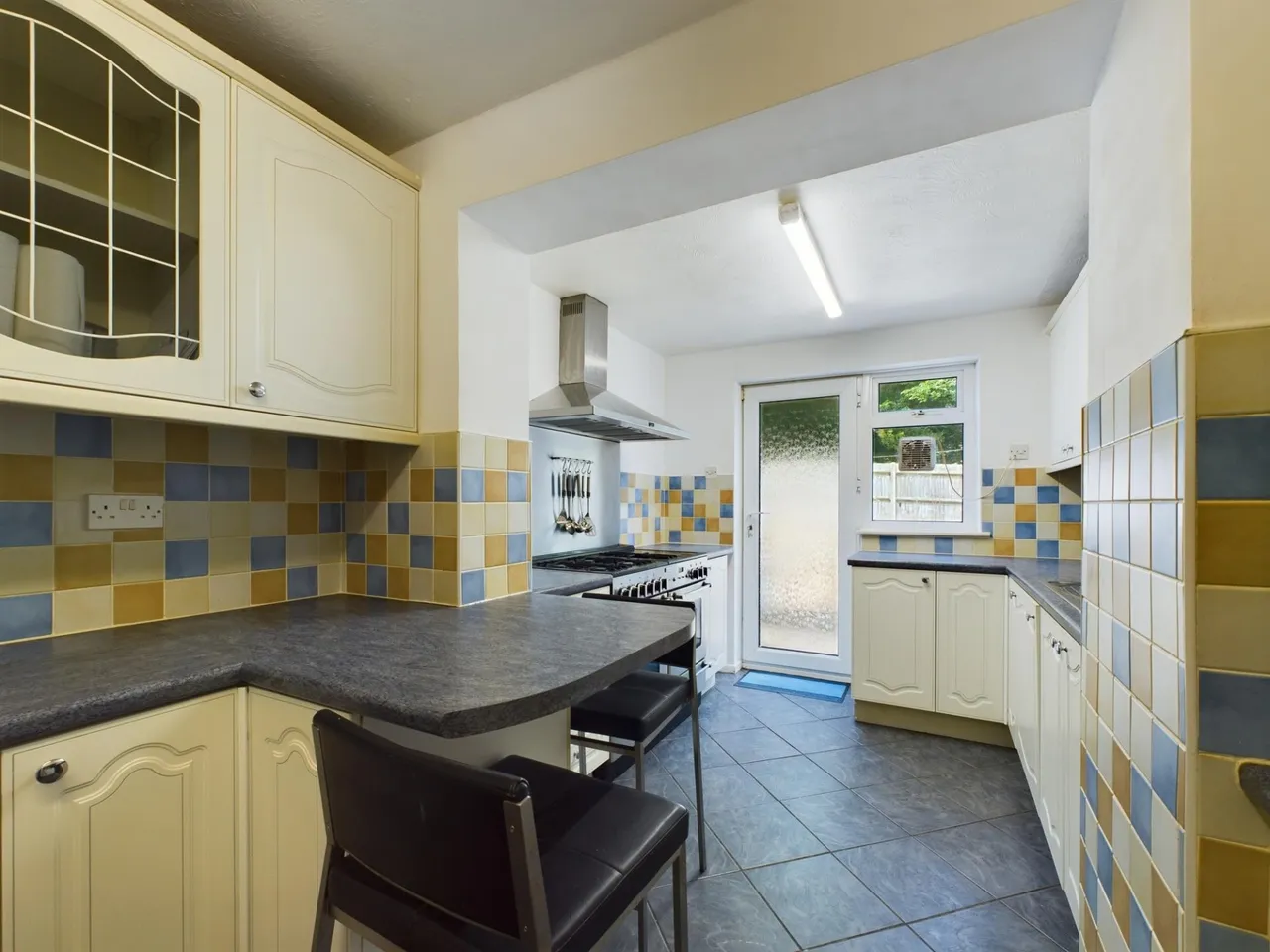 Dove Close, Kempshott, Basingstoke, RG22, photo 9