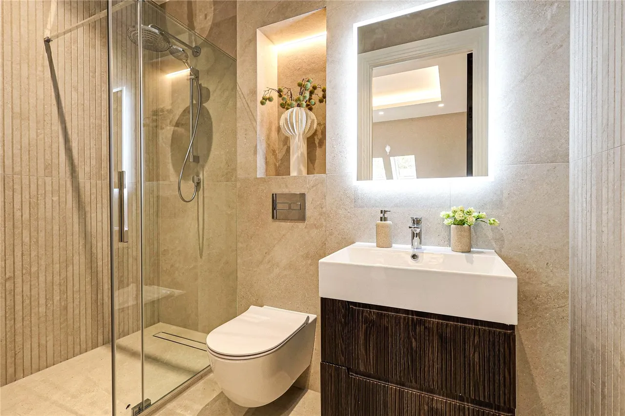 Apartment 6 Wildacre, Northwood, Hertfordshire, HA6 3EY, photo 21