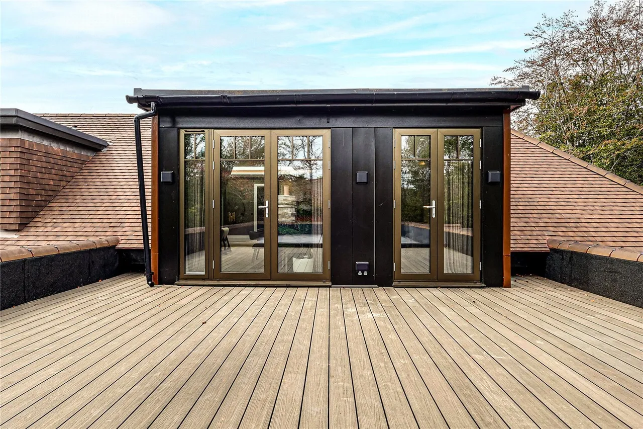 Apartment 6 Wildacre, Northwood, Hertfordshire, HA6 3EY, photo 26