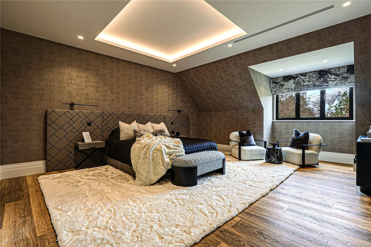 Apartment 6 Wildacre, Northwood, Hertfordshire, HA6 3EY, photo 11