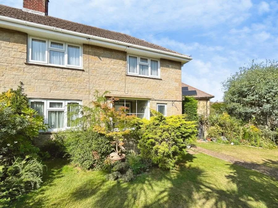 3 bed house for sale, St. Saviours Road, Totland Bay, PO39