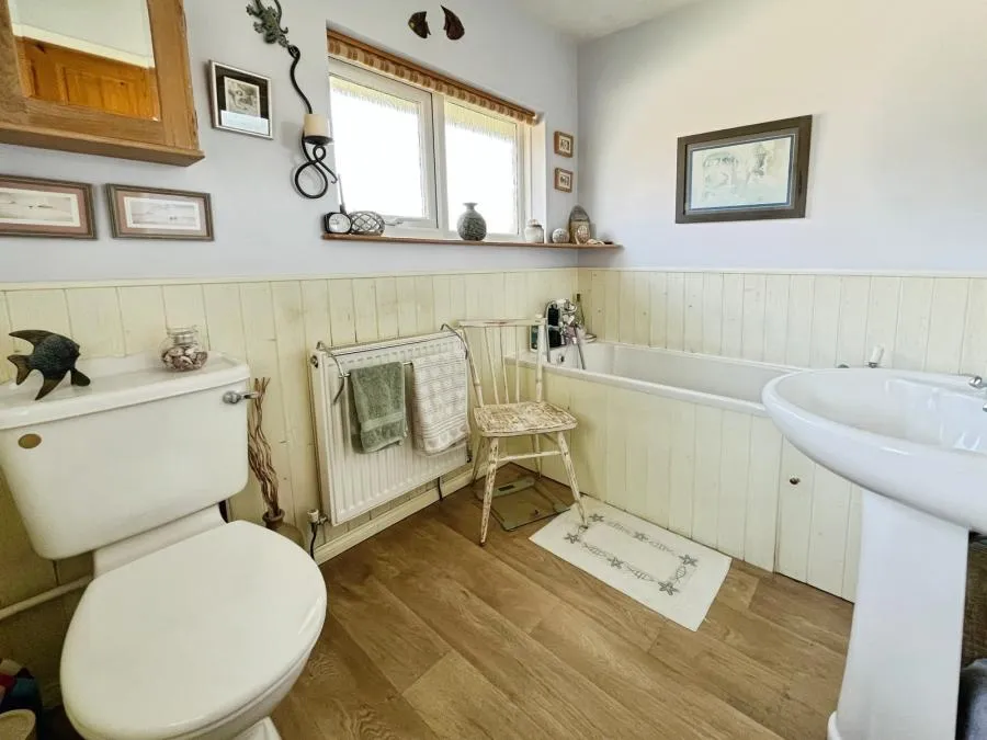 St. Saviours Road, Totland Bay, PO39, photo 11