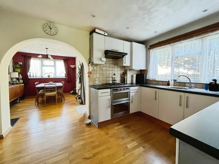 St. Saviours Road, Totland Bay, PO39, photo 4