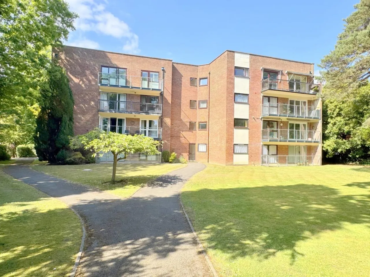 Western Road, BH13, photo 21